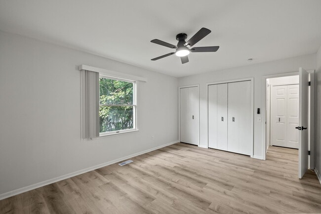 Building Photo - Chestnut Oaks