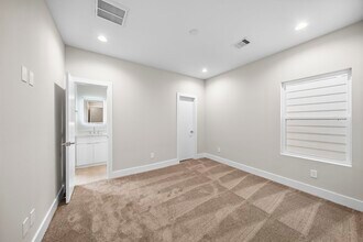 Building Photo - 24A Bucan St