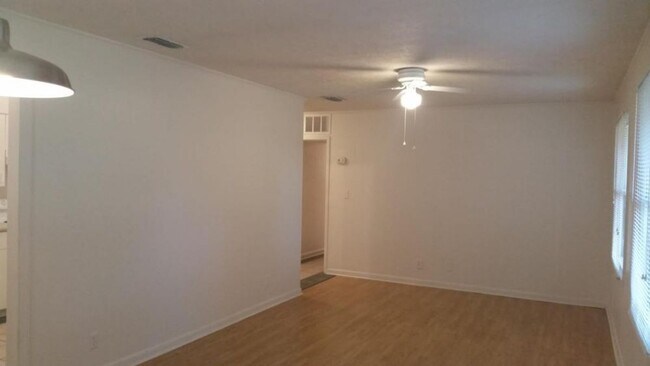 Building Photo - 673 Mitscher Dr