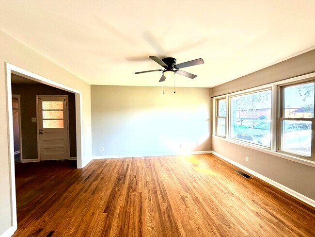 Foto del edificio - 1711 Clarence Dr