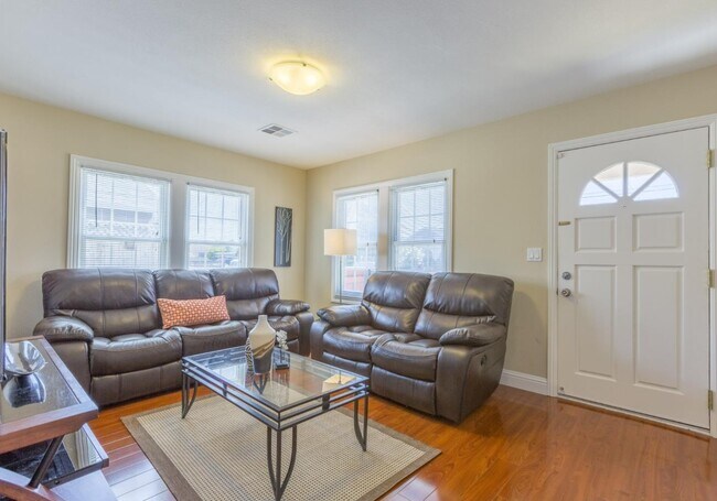 Foto del edificio - 4441 Davis St