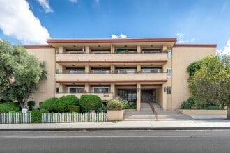 Building Photo - 5412 Lindley Ave