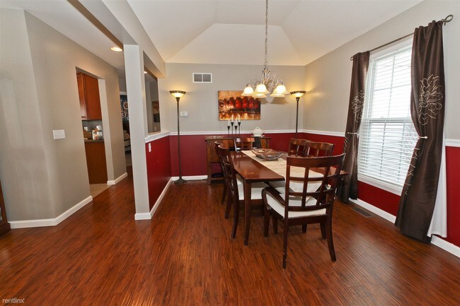 Building Photo - 111 Sumac Dr