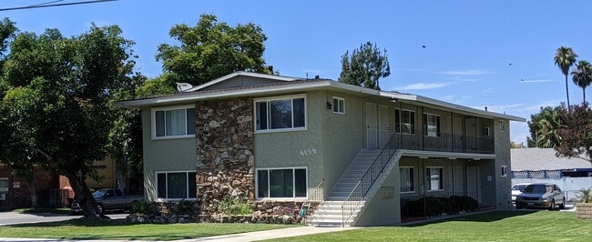 Building Photo - 1321 W North St