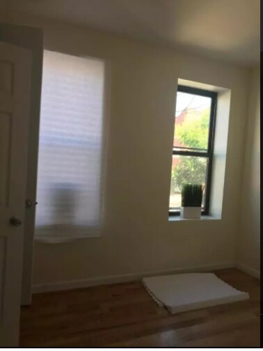 Foto del edificio - 620 Crescent St