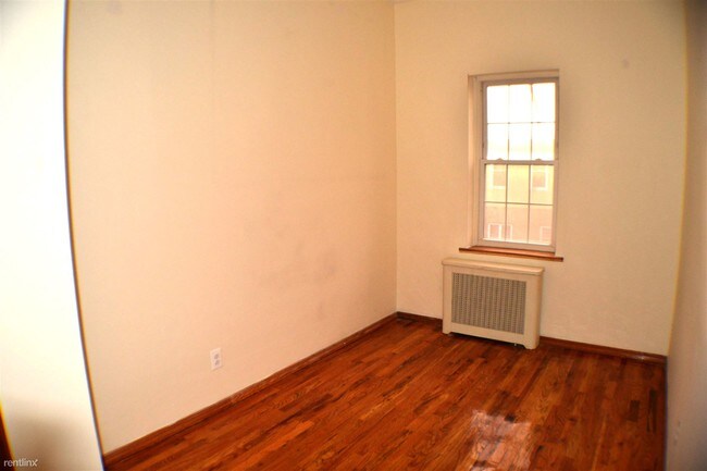 Foto del edificio - 329 E 68th St