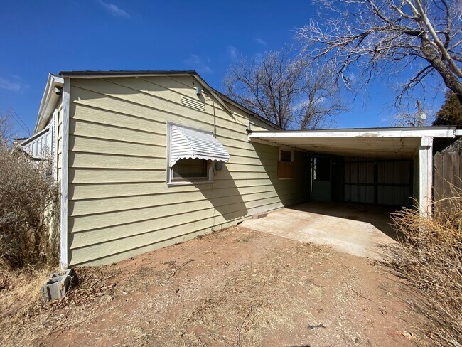 Foto del edificio - 2 Bed 1 Bath Now Available!