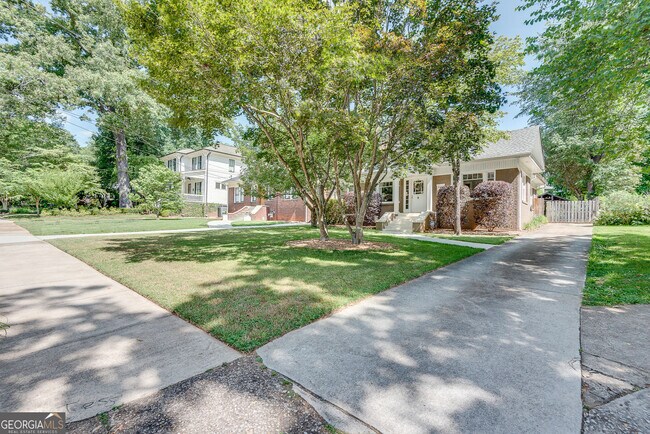 Building Photo - 2104 Delano Dr NE