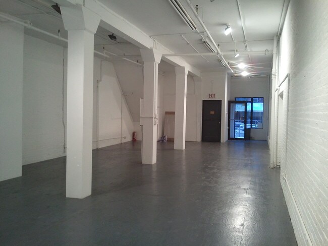 Building Photo 2 - 376 Broome St