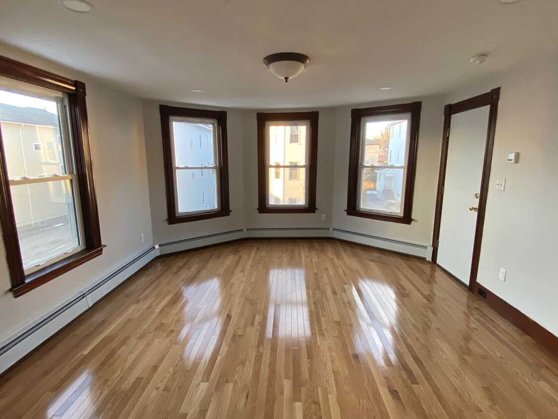 70 Seymour St, Worcester, MA 01610 Apartments in Worcester, MA