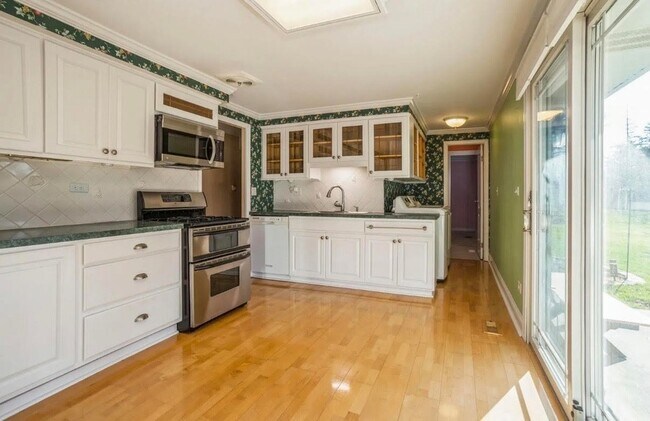 Foto del edificio - 923 Jeffery Ct