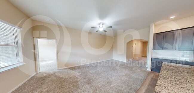 Foto del edificio - 1715 Cotton Blossom Ln