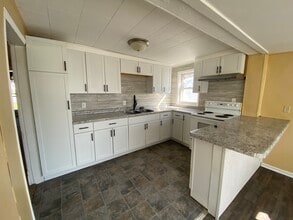 Building Photo - 508 E Adams Ave