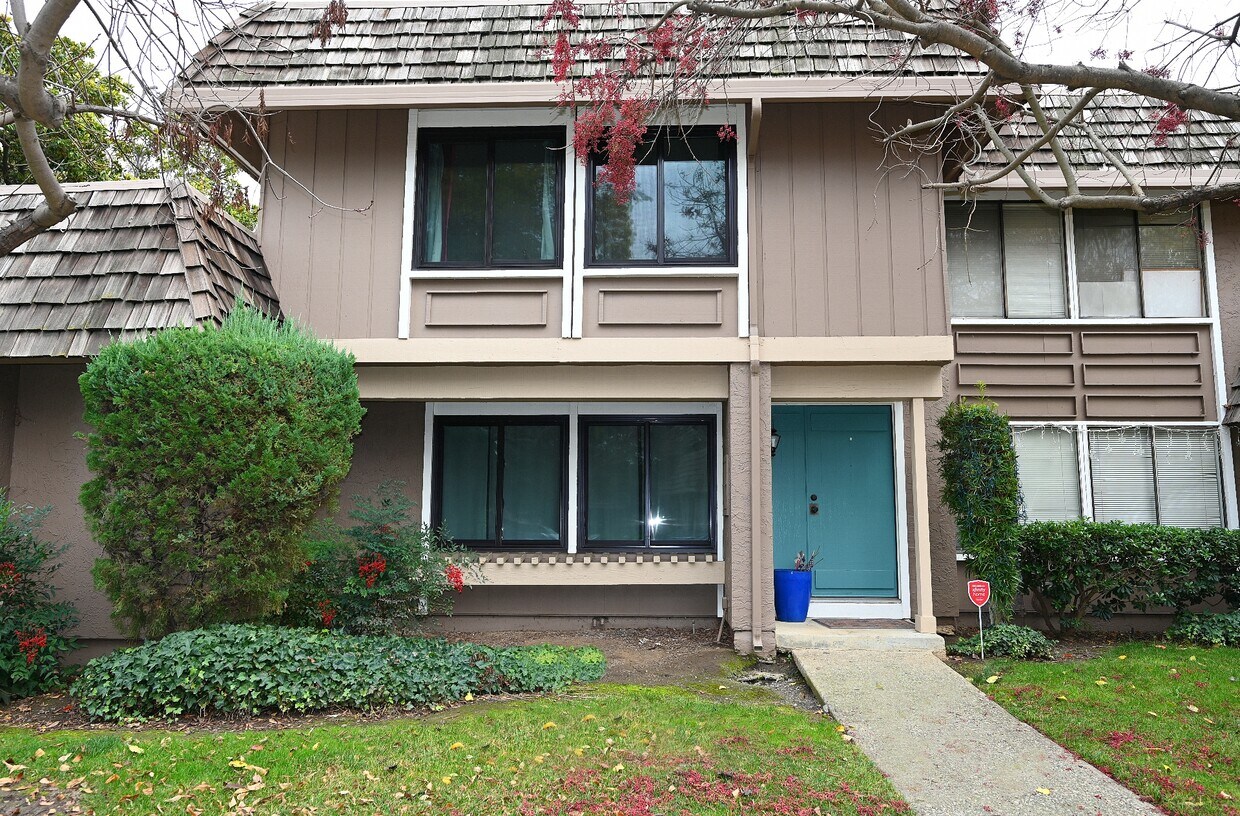Primary Photo - 4621 Adobe River Ct