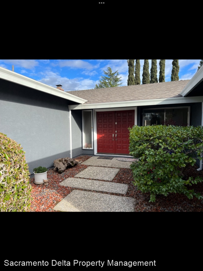 Building Photo - 4 br, 2 bath House - 1111 Marlin Drive