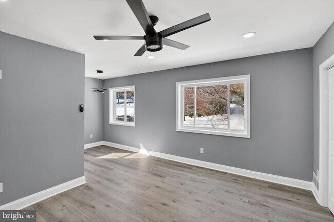 Foto del edificio - 146 Joliet St