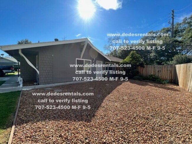 Building Photo - Fully remodeled 1-level duplex in Larkfiel...