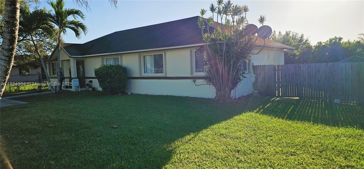 Foto principal - 326 NW 8th Ave