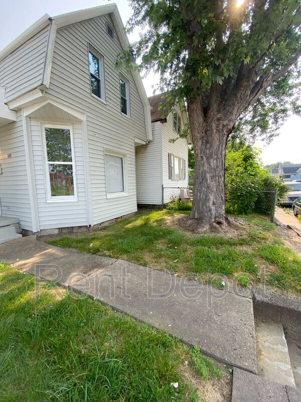 Foto del edificio - 300 E Michigan St