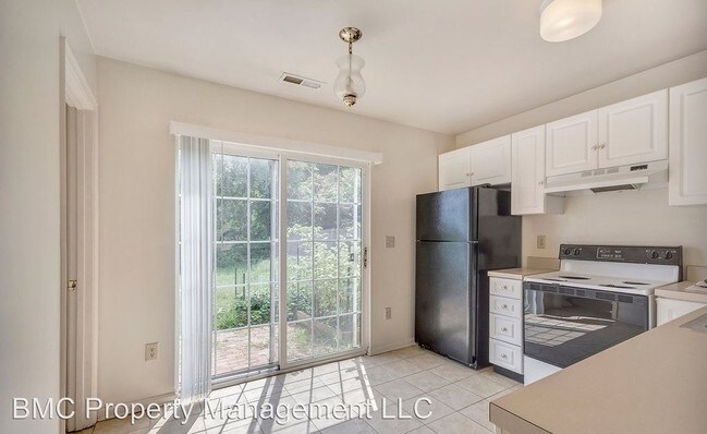 Building Photo - 3 br, 2.5 bath House - 4677 Briarwood Drive