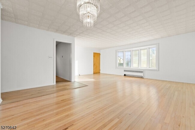 Foto del edificio - 43 Oakwood Ave