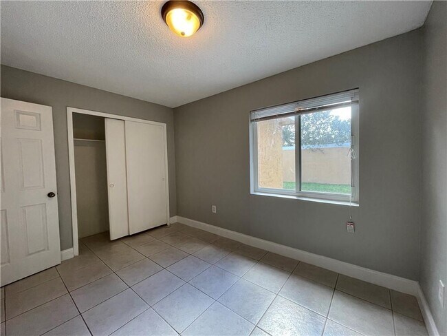 Foto del edificio - 11420 NW 35th St