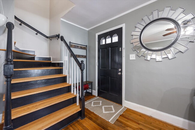 Building Photo - Fully furnished with all essentials