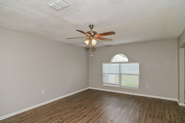 Building Photo - 4459 Marsh Hawk Dr S
