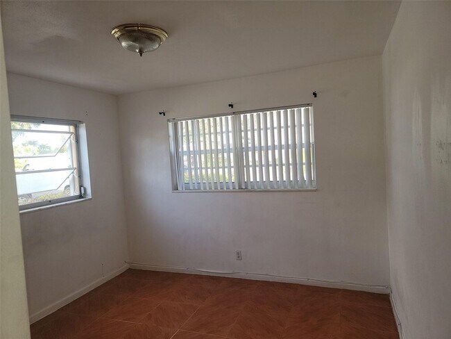 Foto del edificio - 410 SW 11th Ave