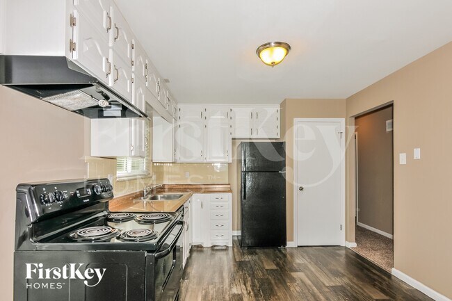 Foto del edificio - 5708 Madlar Ln