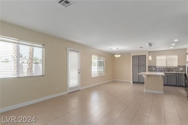 Building Photo - 9424 Deer Lodge Ln