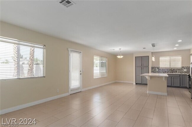 Foto del edificio - 9424 Deer Lodge Ln