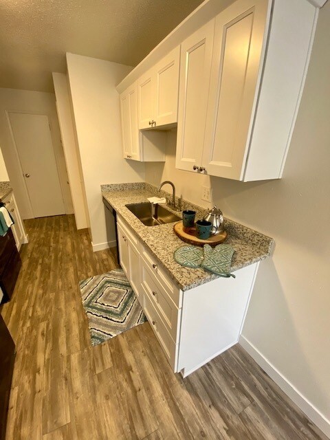 Building Photo - First month free - New kitchen!