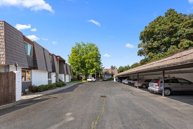 Building Photo - 1716 N Pettet Dr