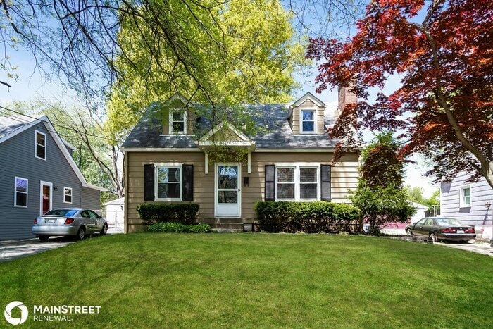 Primary Photo - 4620 Hillside Dr, Louisville, KY 40216