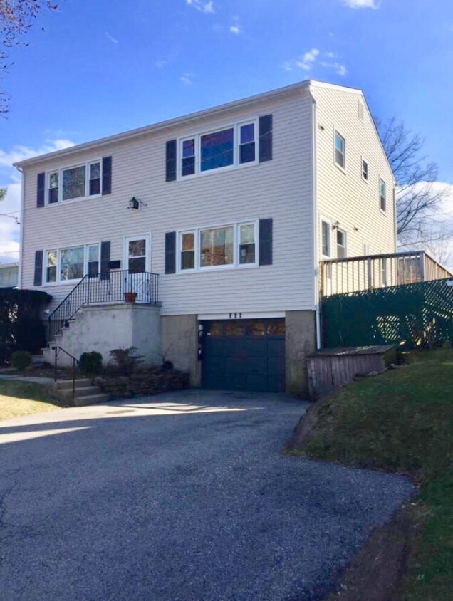 Primary Photo - 508 New Rochelle Rd