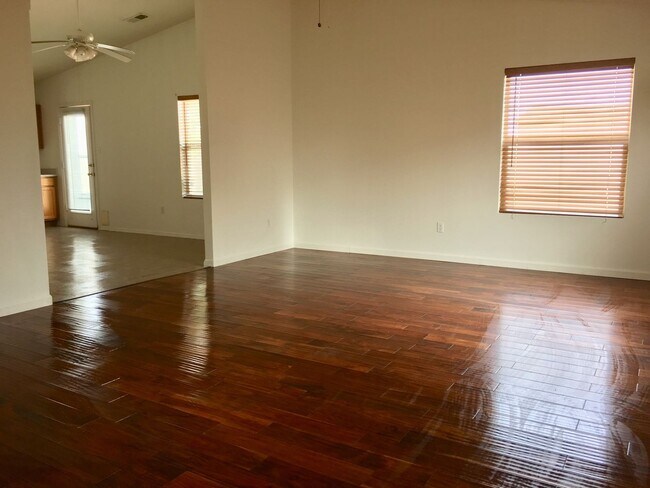 Foto del edificio - Beautiful 3 bedroom 2 bath home.