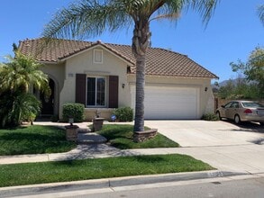 Building Photo - 1722 Avenida Navidad