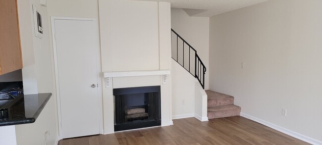Foto del edificio - 2-Bed/1.5-Bath Condo For Rent