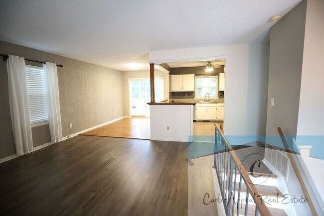 Foto del edificio - Must see 4-bedroom 2 bath home at 1100 Dupwe.