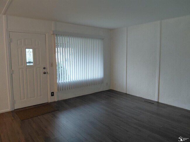 Foto del edificio - Charming 3-Bedroom Home in Taylor!