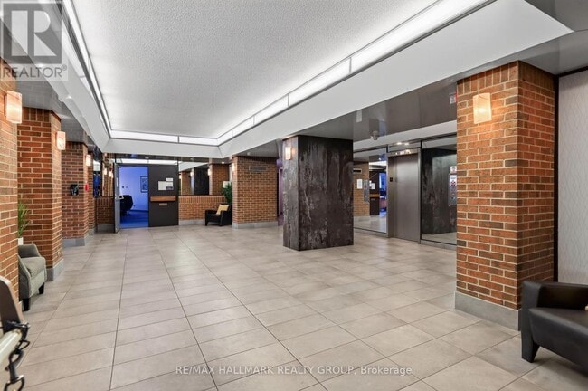 Building Photo - 1380 Prince of Wales Dr