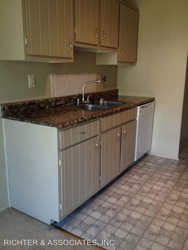 Building Photo - 41320 Northwind Dr
