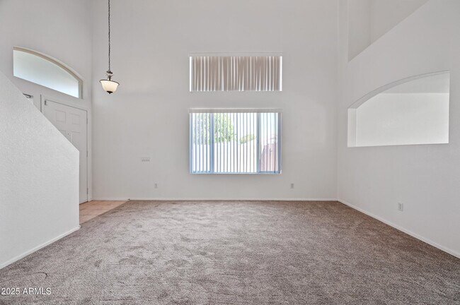 Foto del edificio - 13011 W Monterey Way