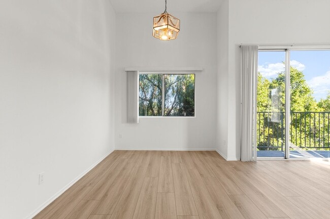 Interior Photo - Kester View