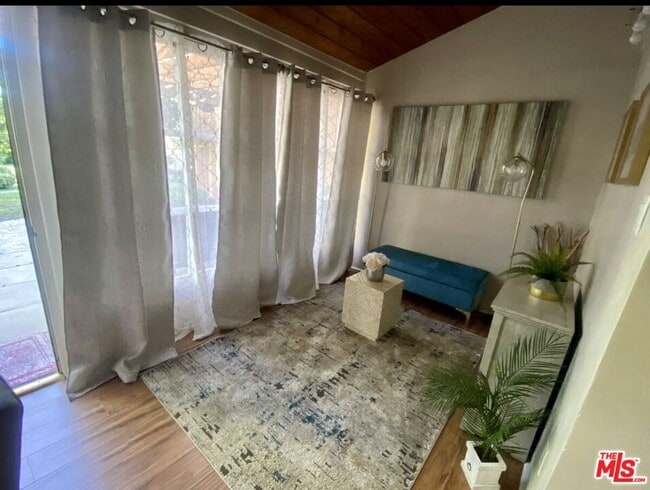 Foto del edificio - 5944 Irvine Ave