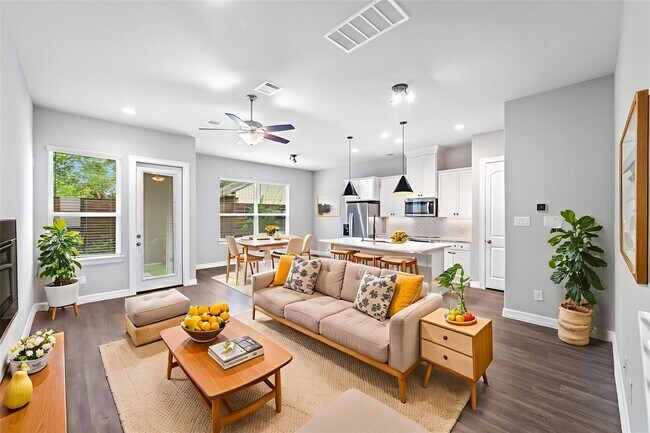 Foto del edificio - 1510 Upland Glen Way