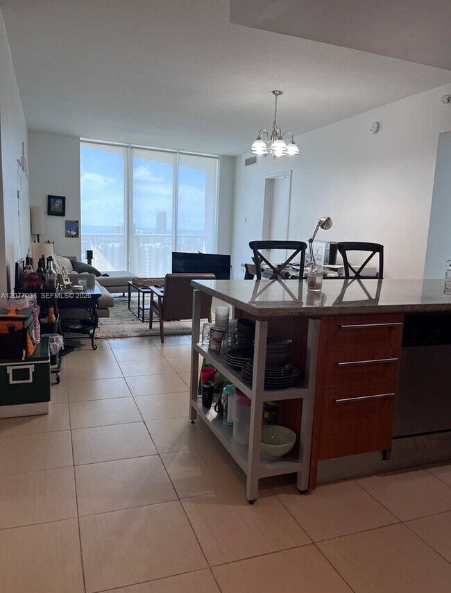Foto del edificio - 185 SW 7th St