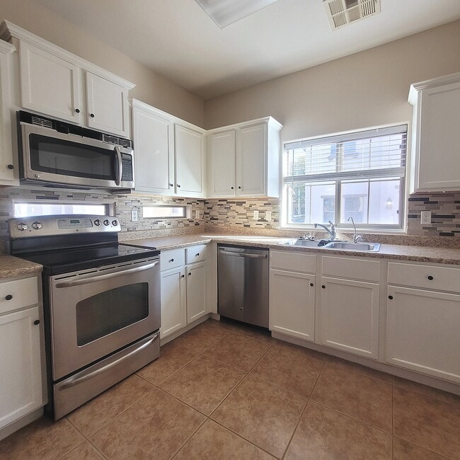 Building Photo - 17760 W Woodrow Ln