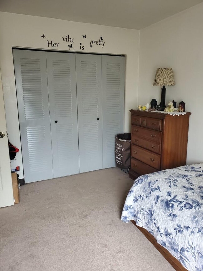 bedroom - 3520 Washington Ave